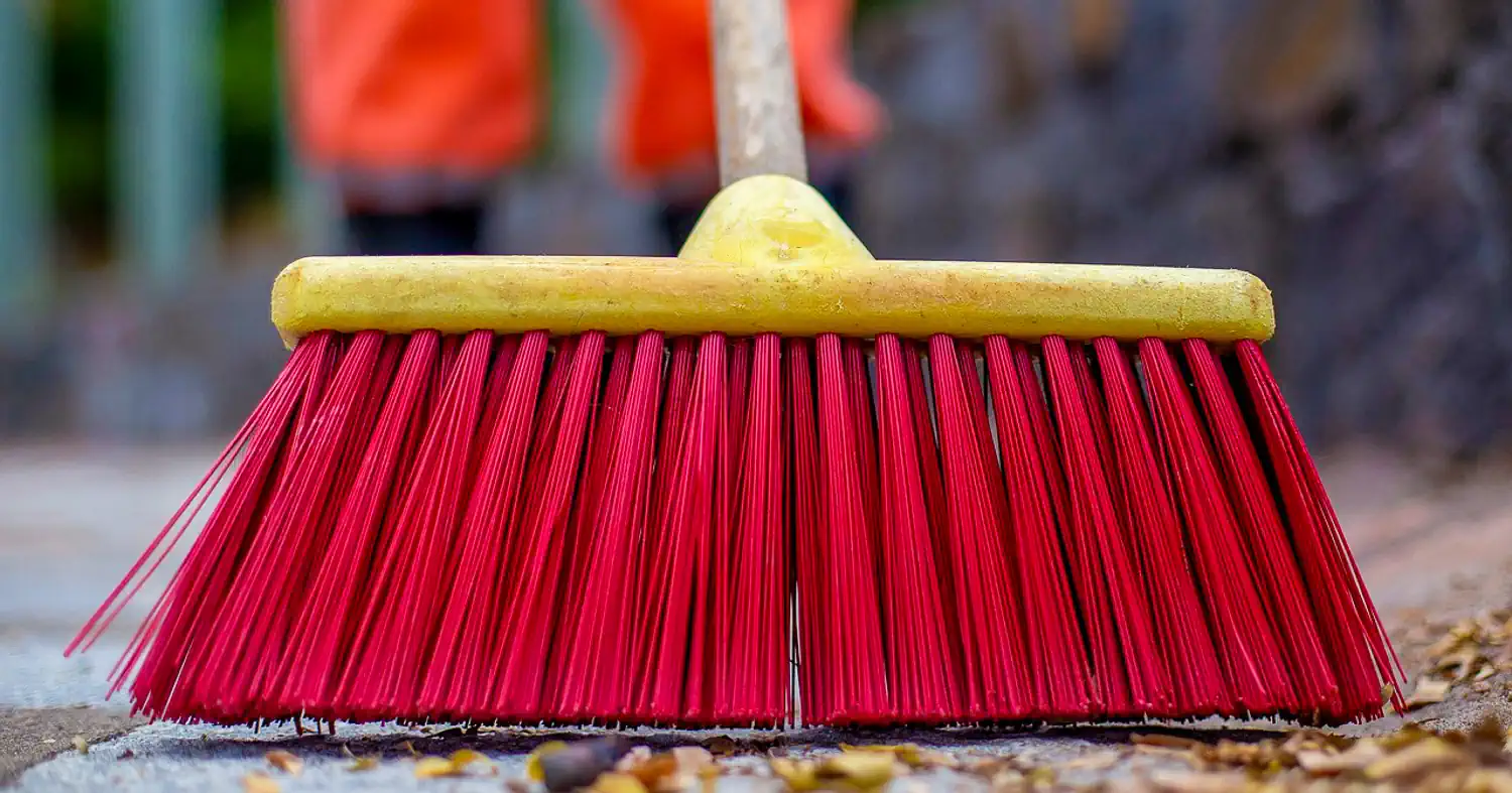 Takarítás Szigetszentmiklóson (Pest megye)